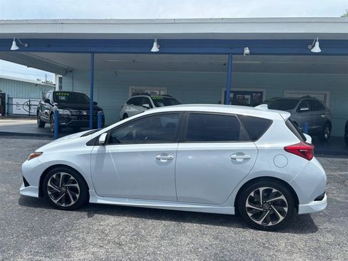 Used 2017 Toyota Corolla iM FWD image 2
