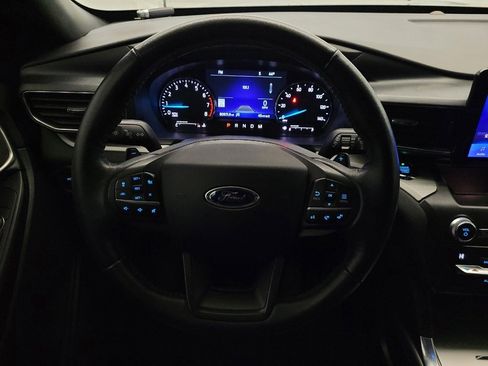 Used 2020 Ford Explorer XLT w/ Equipment Group 202A image 22