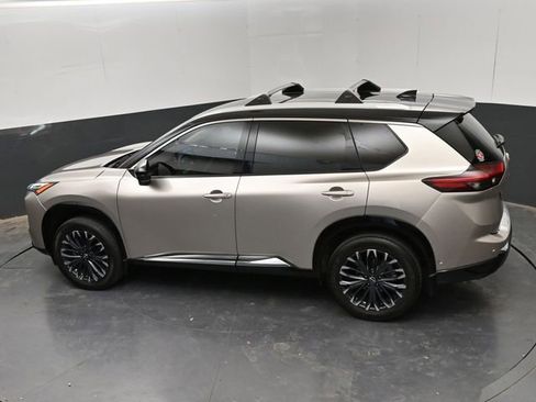 Certified 2025 Nissan Rogue Platinum image 25