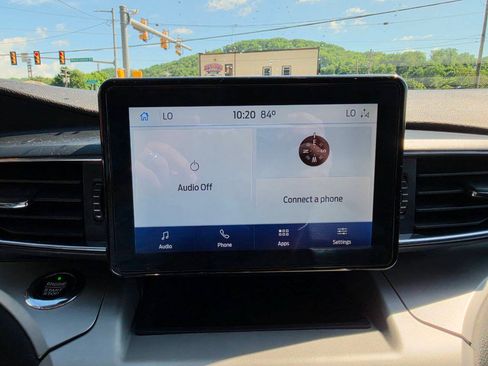 Used 2020 Ford Explorer XLT w/ Equipment Group 202A AWD/4WD image 24