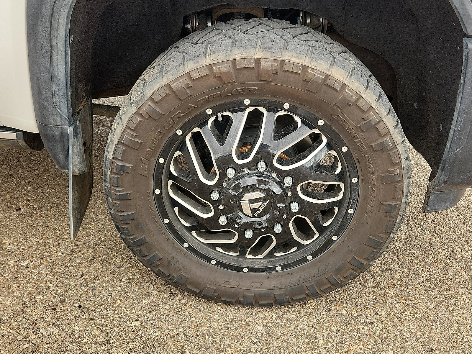 Used 2024 GMC Sierra 3500 Denali Ultimate AWD/4WD image 8