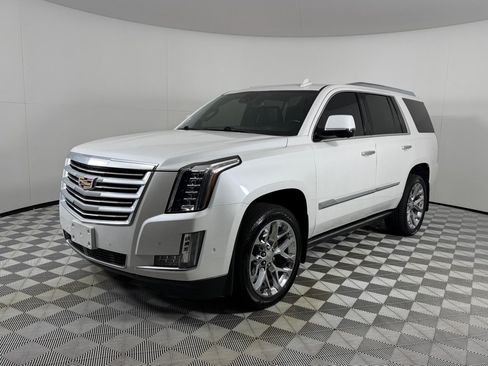 Used 2019 Cadillac Escalade Platinum AWD/4WD image 9