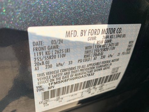 Used 2024 Ford Explorer Limited w/ Limited Technology Package AWD/4WD image 28
