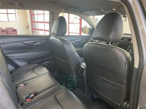 Used 2018 Nissan Rogue S AWD/4WD image 24