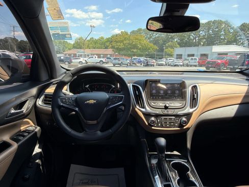 Used 2024 Chevrolet Equinox Premier AWD/4WD image 14