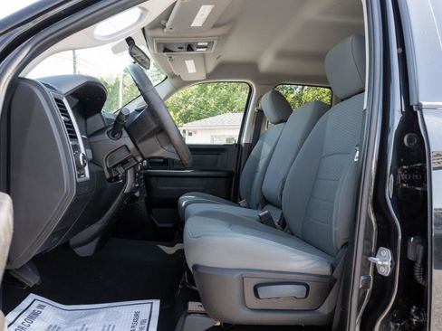 Used 2017 RAM 1500 Express AWD/4WD image 16