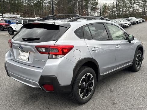 Used 2023 Subaru Crosstrek 2.0i image 3