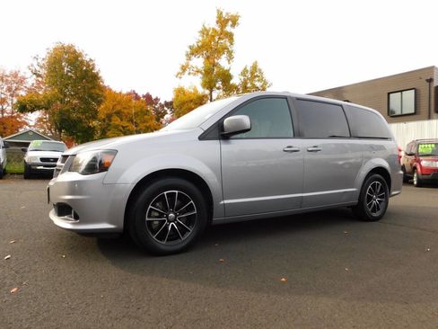 Used 2019 Dodge Grand Caravan GT image 4