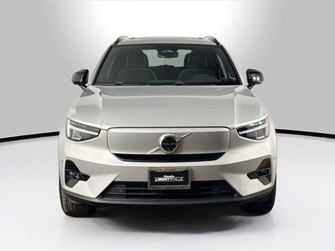Used 2023 Volvo XC40 Recharge Plus image 13
