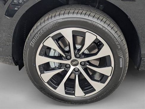 New 2026 Audi Q3 quattro 2.0T AWD/4WD image 9