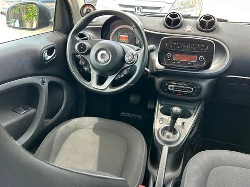 Used 2019 smart fortwo electric drive RWD image 11