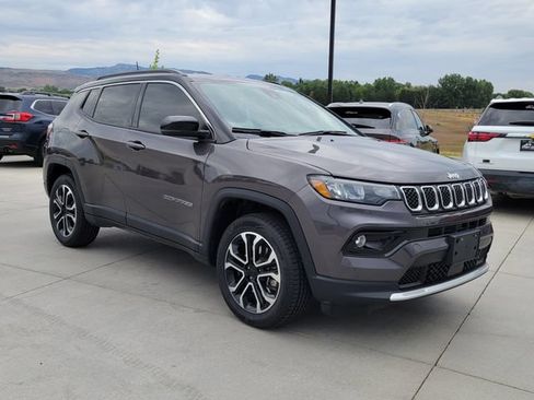Used 2024 Jeep Compass Limited AWD/4WD image 7