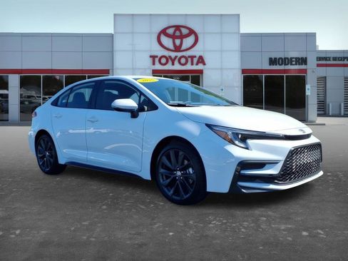 Used 2026 Toyota Corolla SE FWD image 7