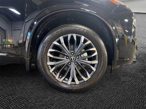 Used 2024 Nissan Rogue Platinum w/ Platinum Premium Package image 11