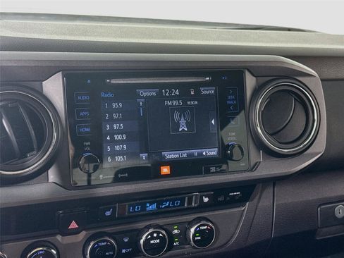 Used 2018 Toyota Tacoma TRD Off-Road AWD/4WD image 9