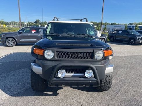 Used 2012 Toyota FJ Cruiser 4WD w/ Upgrade Pkg image 2