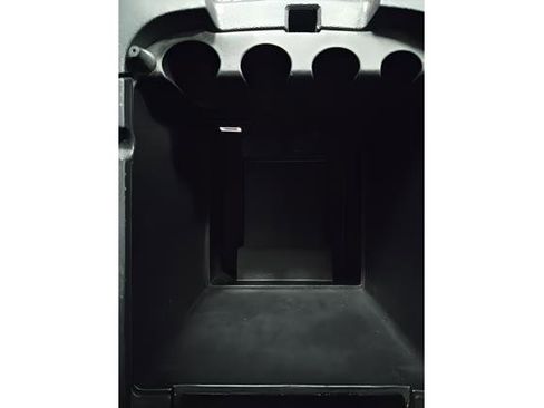 Used 2012 Dodge Challenger R/T image 16