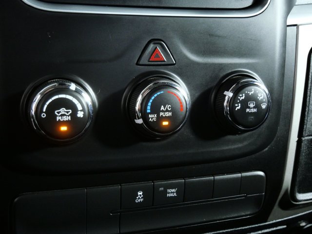 Used 2017 RAM 1500 Classic SLT RWD image 17