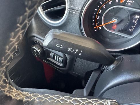 Used 2020 Jeep Gladiator Overland AWD/4WD image 15