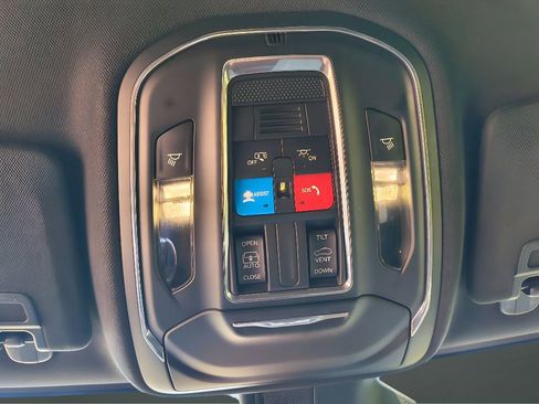 Used 2024 Jeep Grand Cherokee L Laredo image 26