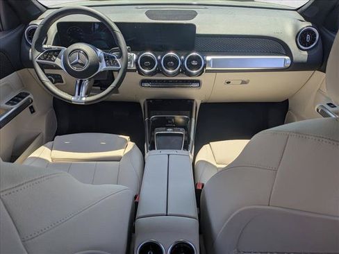 Used 2026 Mercedes-Benz GLB 250 image 12