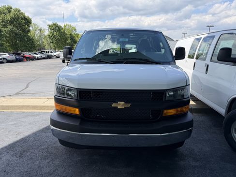 New 2026 Chevrolet Express 3500 Extended RWD image 3