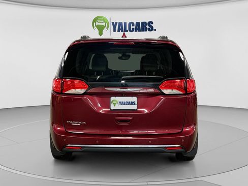 Used 2017 Chrysler Pacifica Touring-L Plus w/ Advanced Safetytec Group FWD image 4
