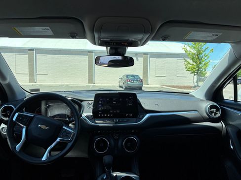 Used 2025 Chevrolet Blazer LT FWD image 34