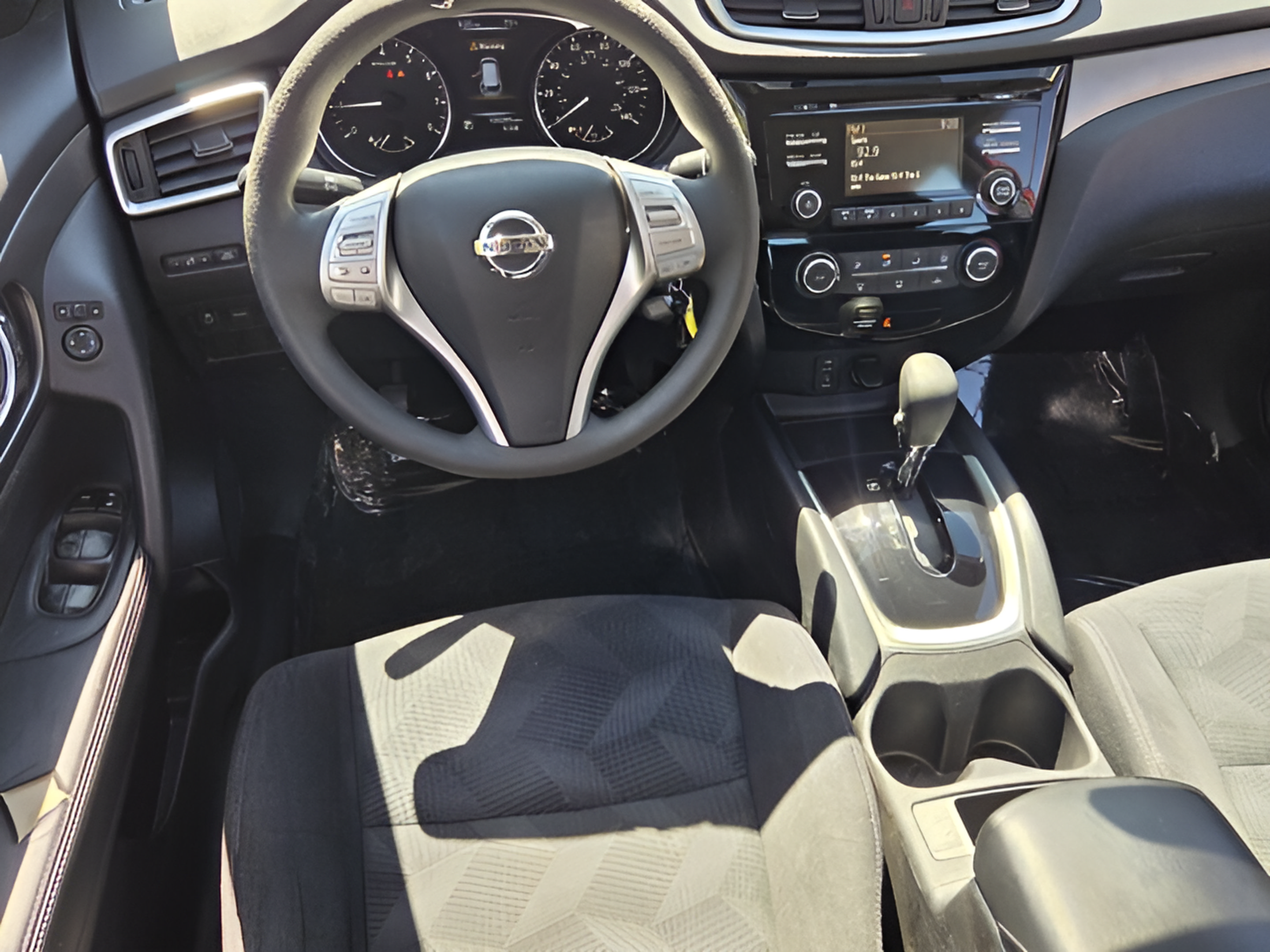 Used 2014 Nissan Rogue S FWD image 10