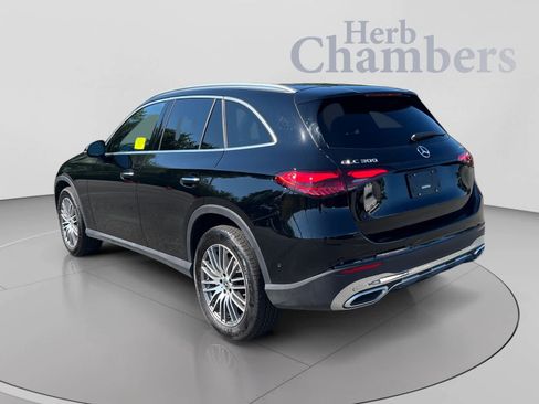 Used 2026 Mercedes-Benz GLC 300 4MATIC image 3