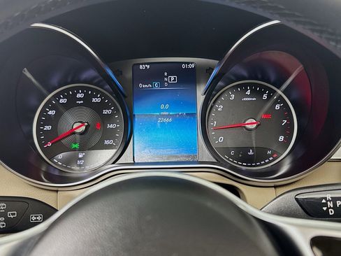 Used 2022 Mercedes-Benz GLC 300 4MATIC image 18