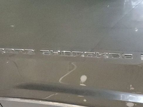 Used 2025 Jeep Grand Cherokee L Altitude image 8