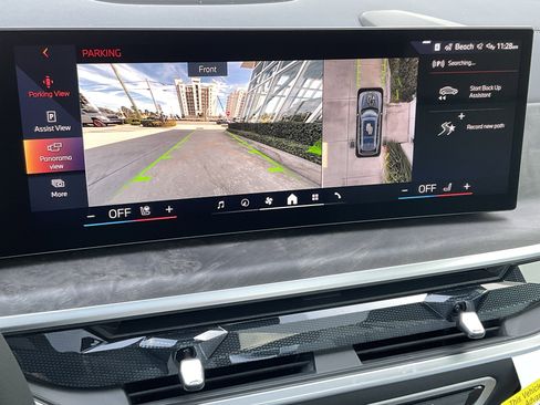 New 2026 BMW X7 xDrive40i w/ Premium Package image 17