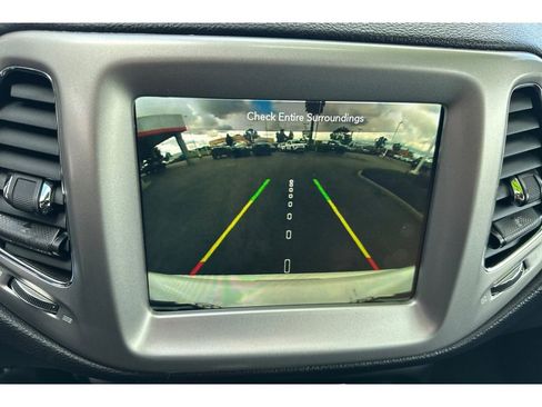 Used 2021 Jeep Compass Latitude image 23