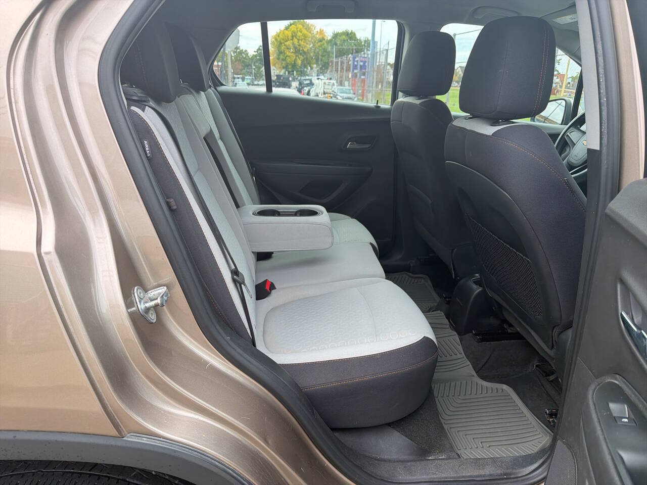 Used 2018 Chevrolet Trax LS AWD/4WD image 18