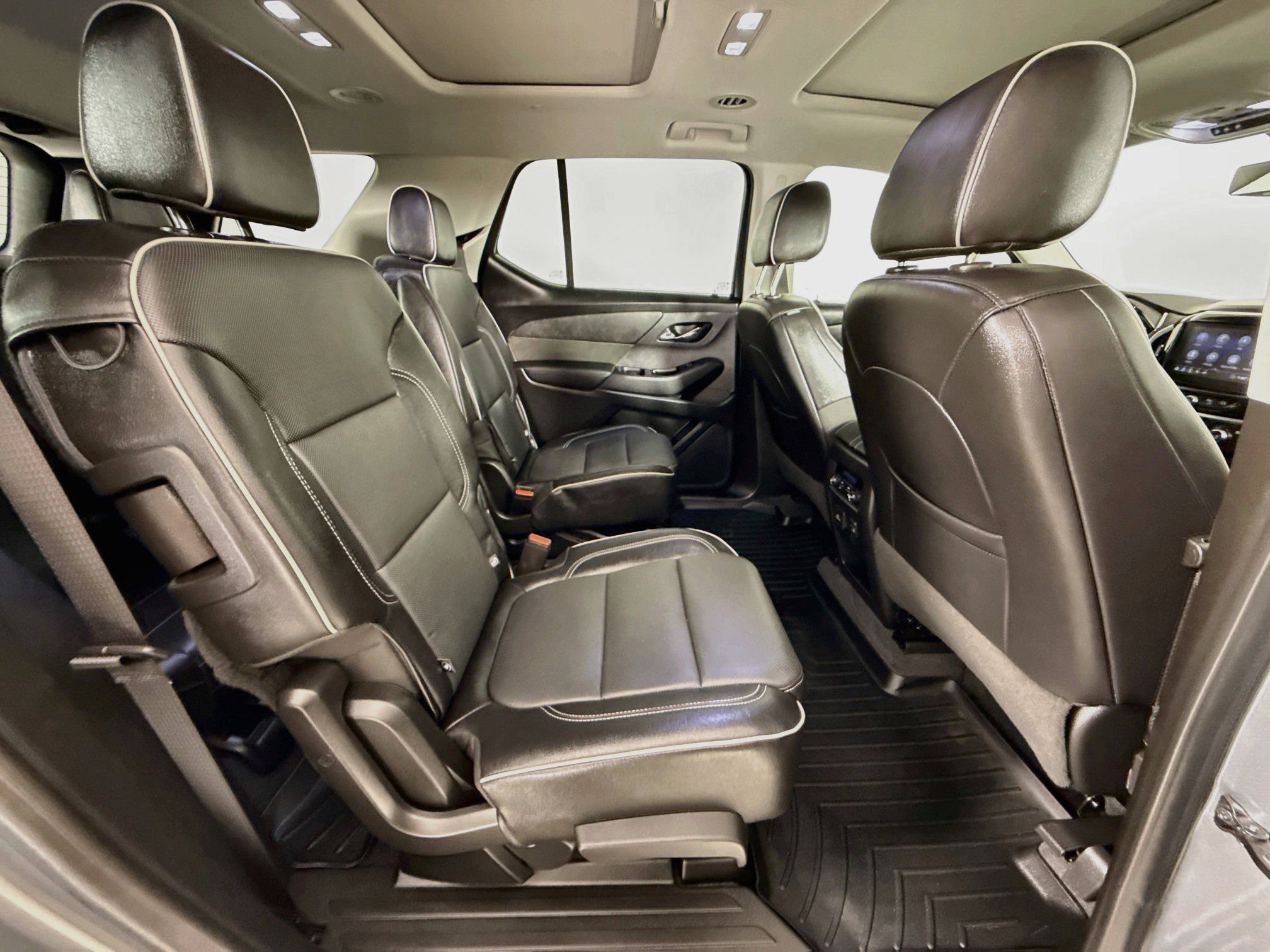 Used 2020 Chevrolet Traverse High Country AWD/4WD image 34