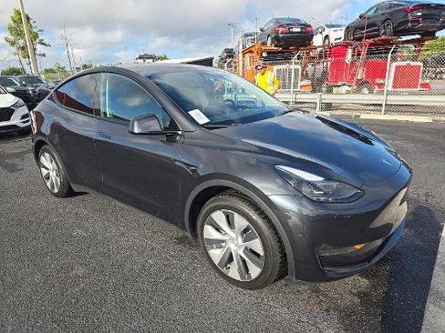 Used 2024 Tesla Model Y 2WD image 2