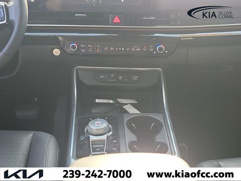 Certified 2025 Kia Carnival SX Prestige FWD image 21