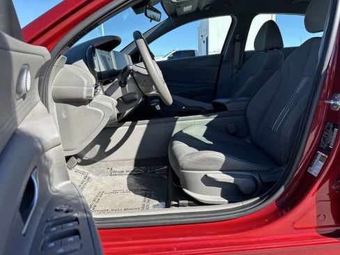 Used 2023 Nissan Rogue SV image 22