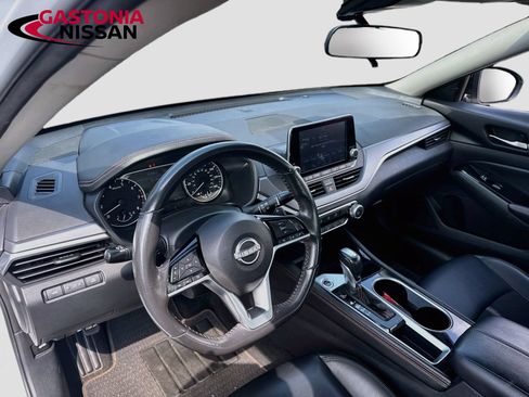 Used 2024 Nissan Altima 2.5 SR FWD image 10