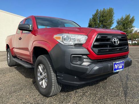 Used 2016 Toyota Tacoma SR5 image 45