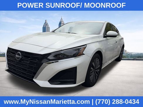 Used 2024 Nissan Altima 2.5 SV w/ SV Premium Package FWD image 1