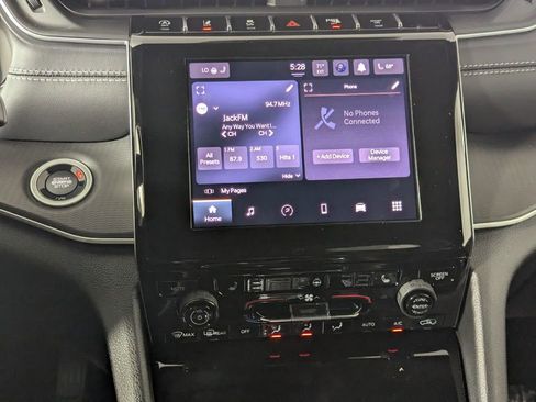 New 2025 Jeep Grand Cherokee L Altitude image 22