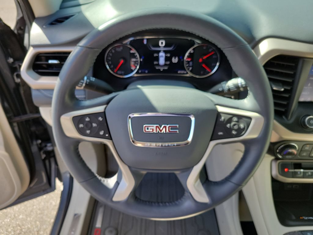 Used 2020 GMC Acadia Denali w/ Technology Package FWD image 26