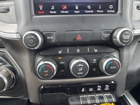 Used 2019 RAM 1500 Big Horn AWD/4WD image 34