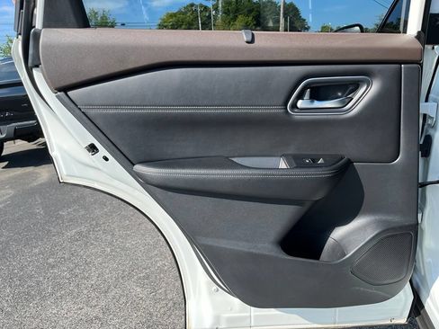 Used 2021 Nissan Rogue SL FWD image 28