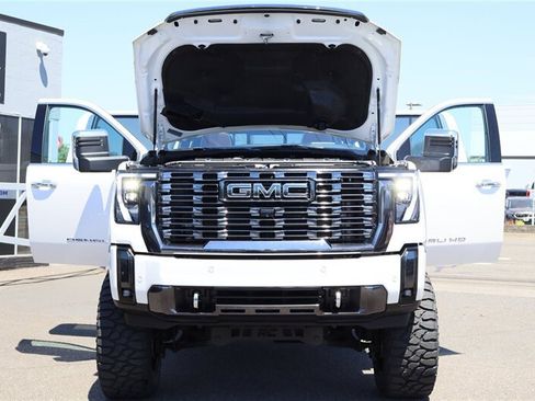 Used 2024 GMC Sierra 3500 Denali Ultimate AWD/4WD image 46