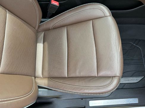 Used 2021 Chevrolet Suburban High Country image 36