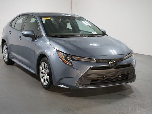 Certified 2024 Toyota Corolla LE image 3