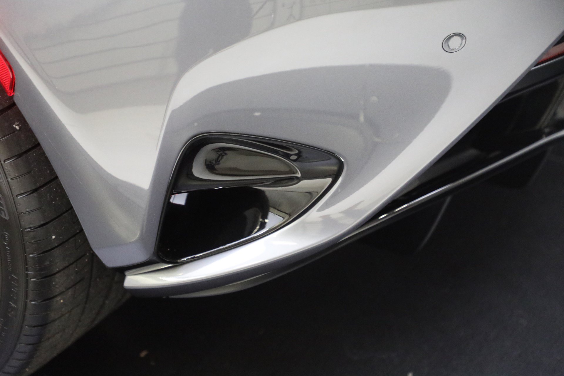 Used 2024 McLaren 750S Spider RWD image 39